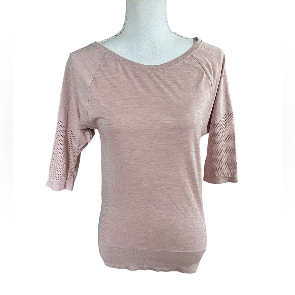 Sweaty Betty Dynamic Seamless Vented Yoga Top Size Small PINK 3/4 Sleeve